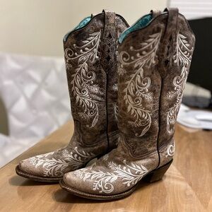 Corral Women's Brown and White Cowboy Boots
